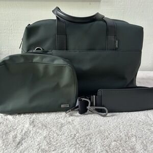 NWOT Away The Everywhere Duffle Bag Carry On In Dark Green + Cosmetic Bag *Read*
